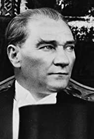 Allah senden razı olsun büyük Atatürk! Bizi tarikat ve şeriat bataklığından kurtarmak için ne çok uğraştın. Sana minnettarız.