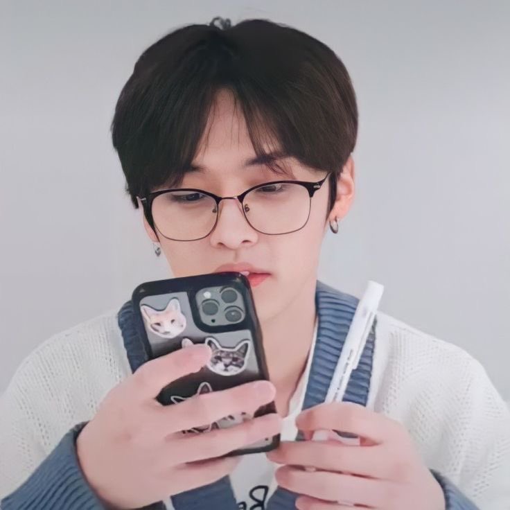 helpmebitch_'s tweet photo. lee know fluttering
lee know kind-hearted
lee know best boy
#leeknowbeautiful #leeknowbestboy #leeknowbestdancer https://t.co/LkBjFR964S