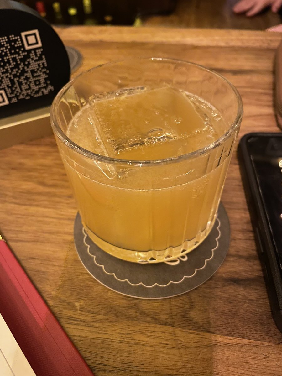 Bradmouth's tweet photo. .@WhitesElixirs cocktail tour continues at @DeadRabbitNYC for holiday festivities (with probably the fastest bartender I’ve ever seen in real life) https://t.co/zr0dzAFjaU
