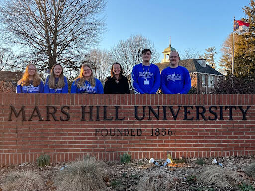 SCSEdFoundation's tweet photo. 2022 is ticking down... #GiveForEducation before midnight &amp; help 
@SurryCoSchools students participate in arts opps!
#Give here: https://t.co/I1BXbMAU1s
#SupportSCS #GiveLocal #Allin #SCSEd #Arts
Photo: @NSHSOfficial Chorus students participate in the @MarsHillU Choral Festival. https://t.co/OrGoNqWkpx