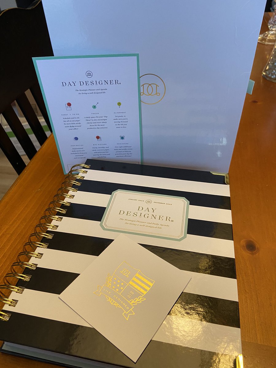 MarisaEikenbrry's tweet photo. One thing that surprises some people is that I am a paper planner girl.
Today I received my first @daydesigner planner and I am SO excited to plan with it in 2023!
Has anyone else used a #daydesigner? https://t.co/hPlpr8cLWi