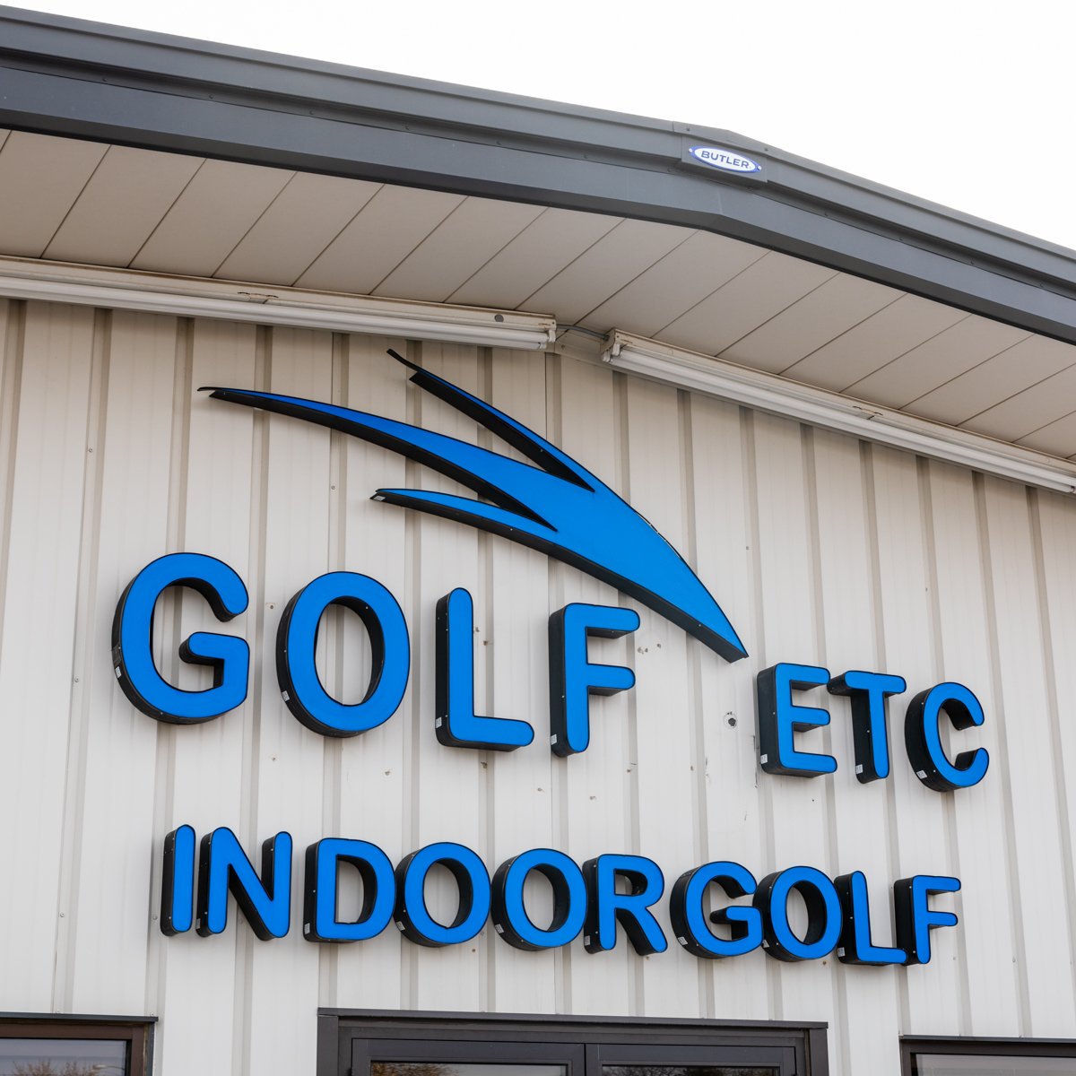 Indoor golf on its own is a great way to spend your time, but the atmosphere and company that you enjoy it with is what will keep you coming back again and again!