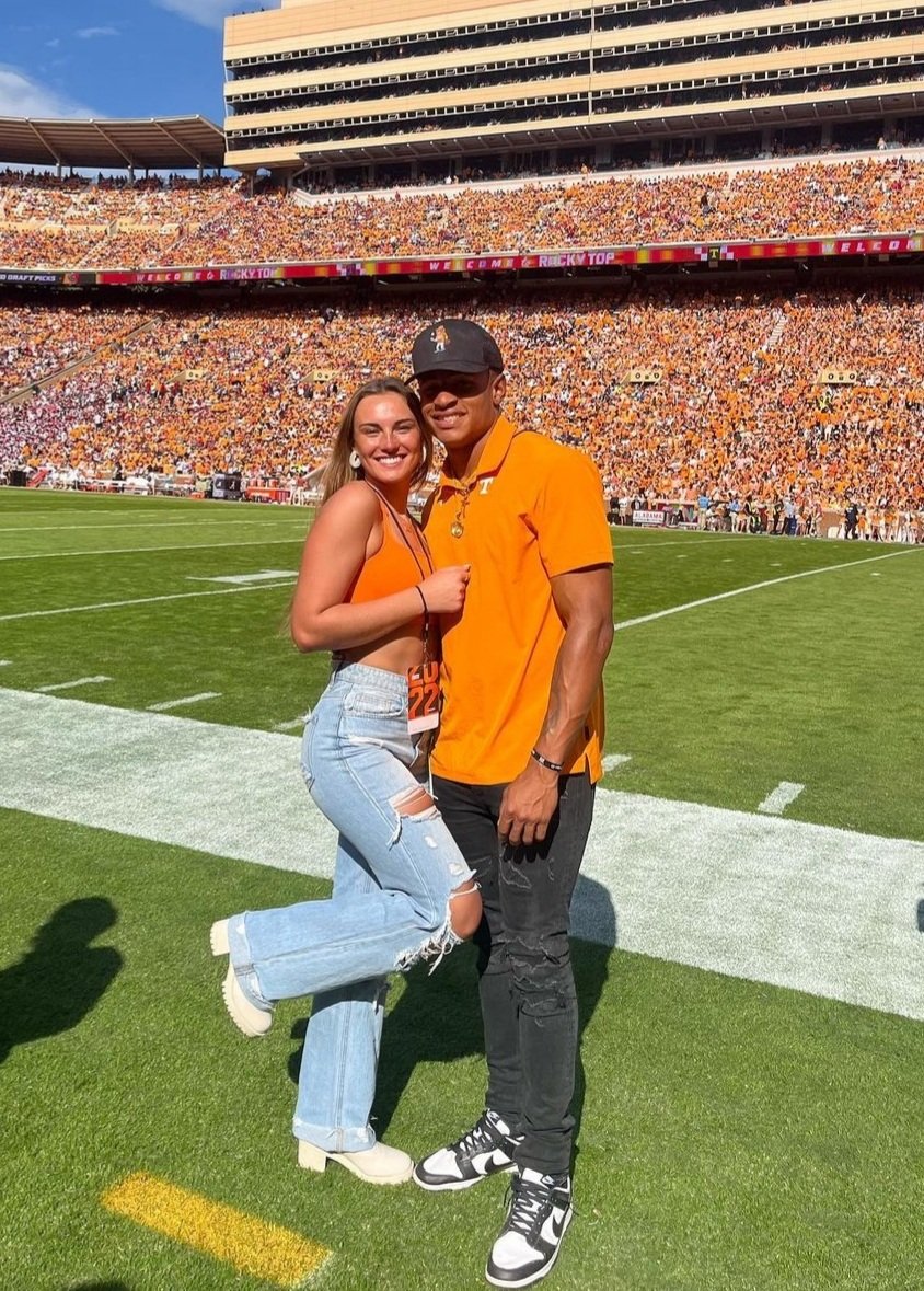 WhiteGirlBlackBoyLOVE💞 on Twitter "Another Beautiful White Queen In