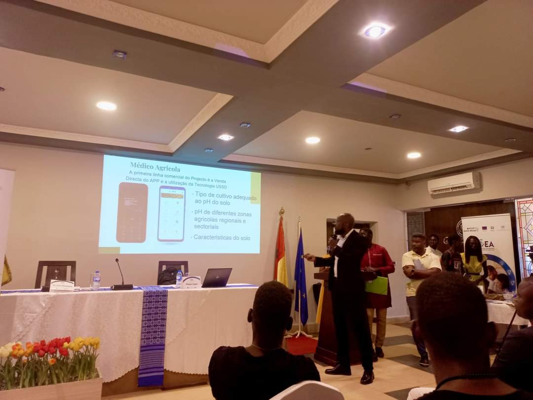 LabInnova's tweet image. 📣📣📣
Entre os 5 tivemos 3 grandes vencedores !

Parabéns aos nossos incubatees do programa IDEA APP #WACOMPGB :
#Ndjar #BemEstarHSG #M_Agricola 📌
Proud of you guys‼️
Força aos 4 entre 15 finalistas que não conseguiram, vamos continuar a trabalhar  ▶️📌

#entrepreneurship