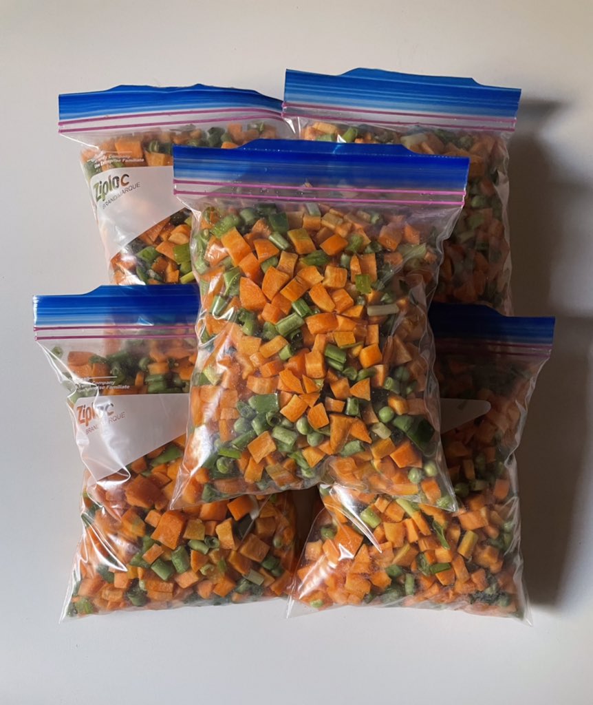 Chief_Remi's tweet photo. @FavorGrace90 Hello
I sell dried/soaked Ponmo Ijebu and mixed veggies in Ibadan.
Mixed veggies is 2k
Mixed veggies with sausage is 2500
Ponmo is in packs (10, 20, 25 etc) (2500, 5k, 6k) https://t.co/E9rvX0cTft
