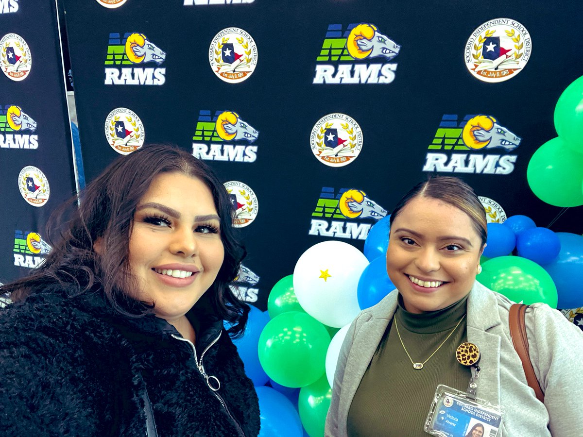 RGomez_TPHS's tweet photo. The Power of In / Attendance Matters. We Include, Involve & Inspire students to stay in school. #CommunitiesInSchool #TeamSISD #TeamWork @VAlvarez_TECH https://t.co/G5P8oi7bxU