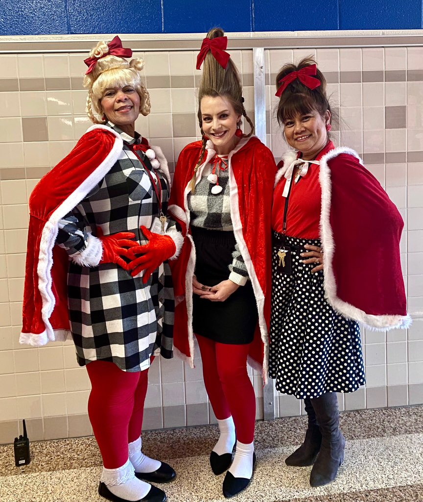 callie_freem's tweet photo. “Every Who down in Whoville likes Christmas a lot…” 🎄 Grinch Day! https://t.co/U57enDF248