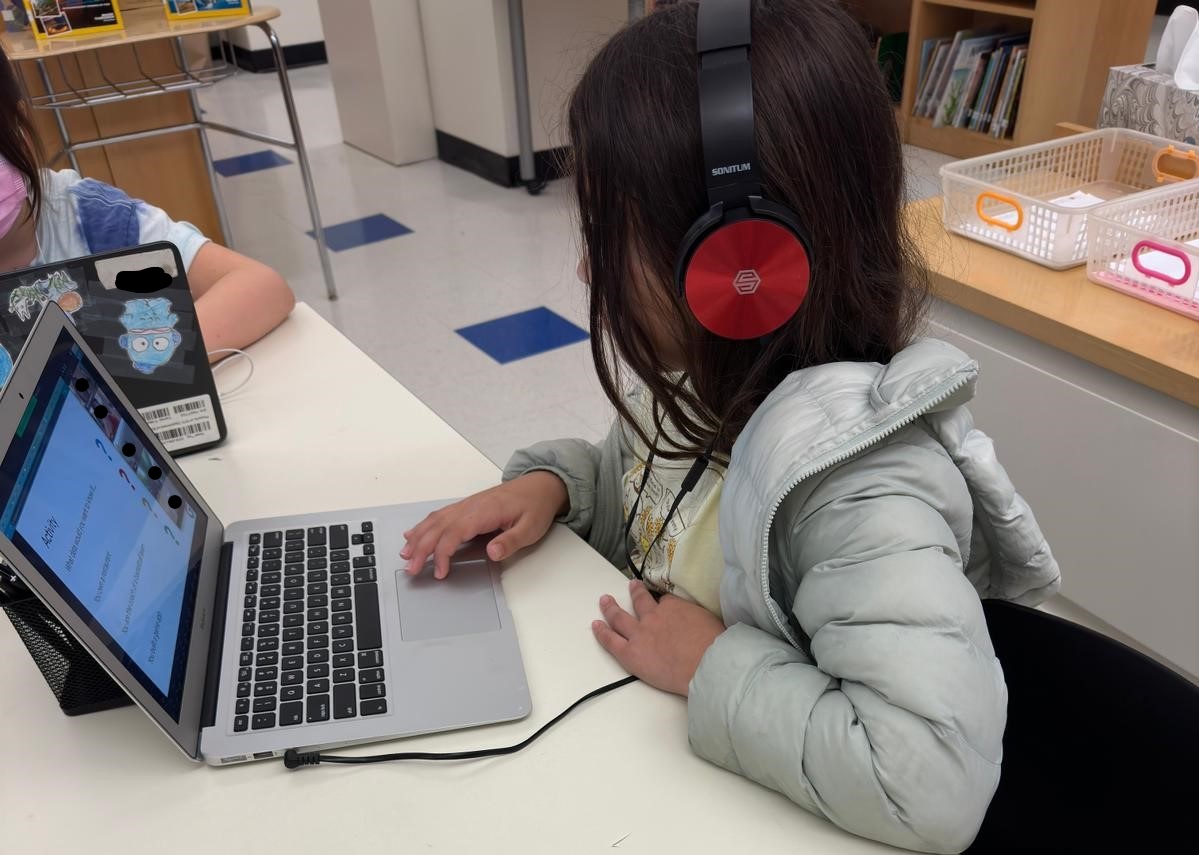 "What made you interested in tech? What's a day in your life like?" @leeshiela &amp; students celebrated #CSEdWeek by participating in a wonderful #GoogleDeskTalk with an awesome <a href="/Google/">Google</a> data analyst! Students learned about his short- &amp; long-term projects &amp; how #data is everywhere🗺️