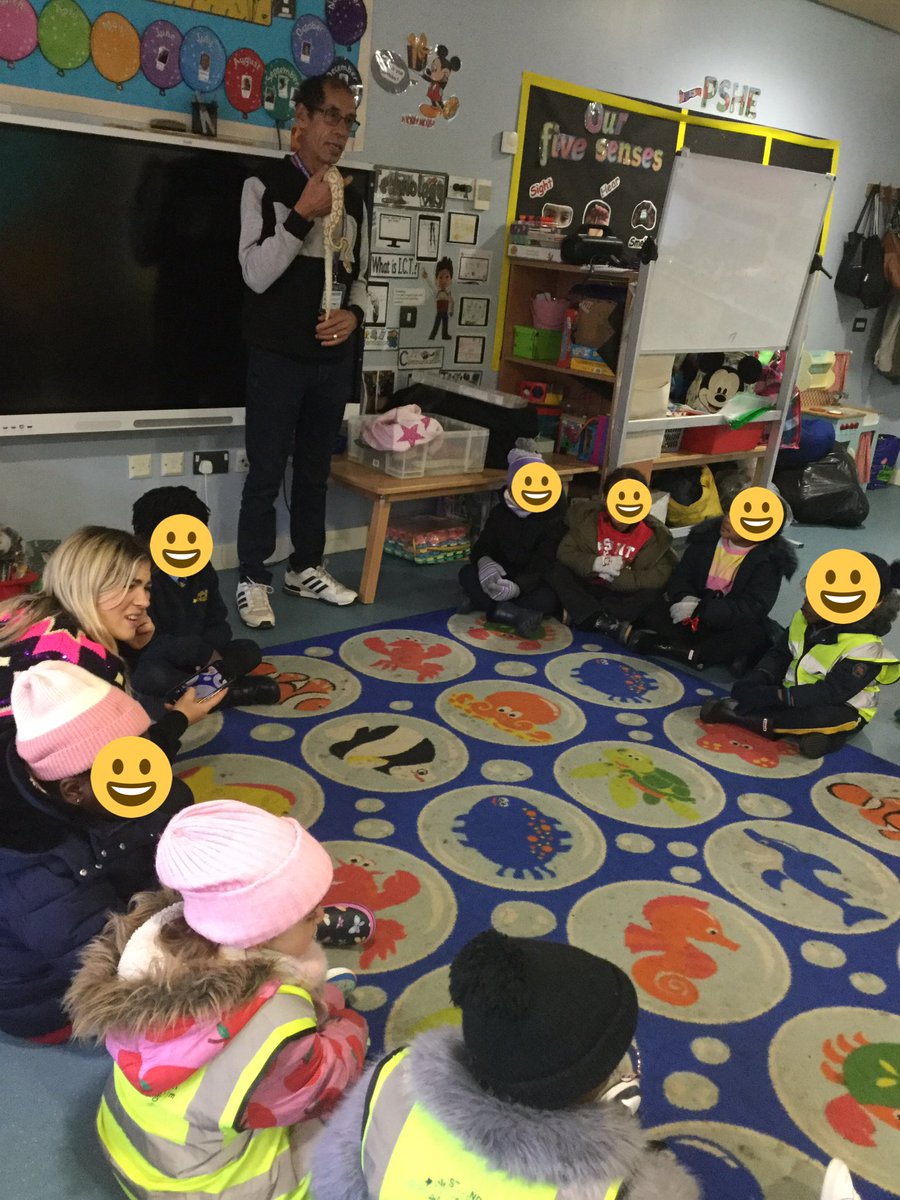 Christchurchsw9's tweet photo. Today @StAndrewsSW9 reception and Oak class came together for a special visit. The children meet some snakes and also had hot Chocolate and toasted marshmallows in the forest area ๐๐ฒ #reptiles #outdoors #SW9Partnership https://t.co/lWEdDIsFdV