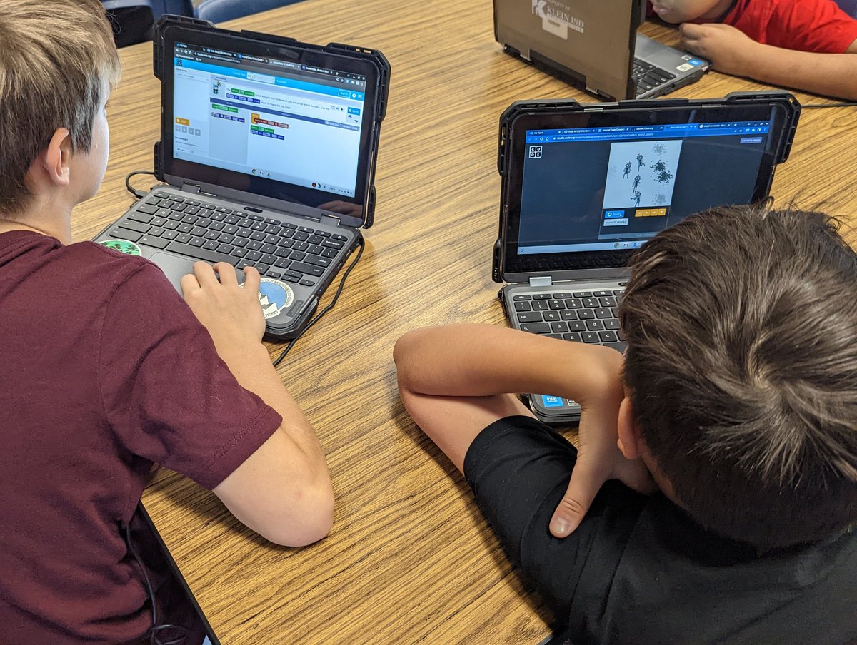 KlebLibrary's tweet image. A little coding after reviewing Non Fiction Text Structures in the @KlebKISD @KlebLibrary @KleinLibraries #kleincodes #kleinlibraries