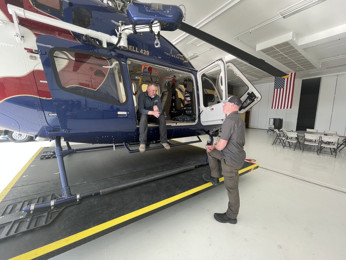 CascadeRescue's tweet photo. We had the opportunity to meet with Wil at Two Bear Air, a fascinating organization, that provides 24/7 helicopter operations for SAR teams, free of charge. 

Two Bear Air is one of the original testers/advisers on the Cascade Rescue StableFlight system.

#SAR #searchandrescue https://t.co/UAjOCP27zv