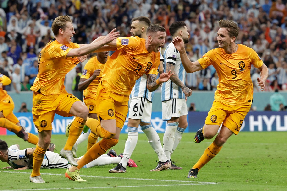 OnsOranje's tweet photo. EXTRA. TIME. IT IS!!! 🇳🇱🇦🇷

#WorldCup #NEDARG https://t.co/g3B8J8hICX