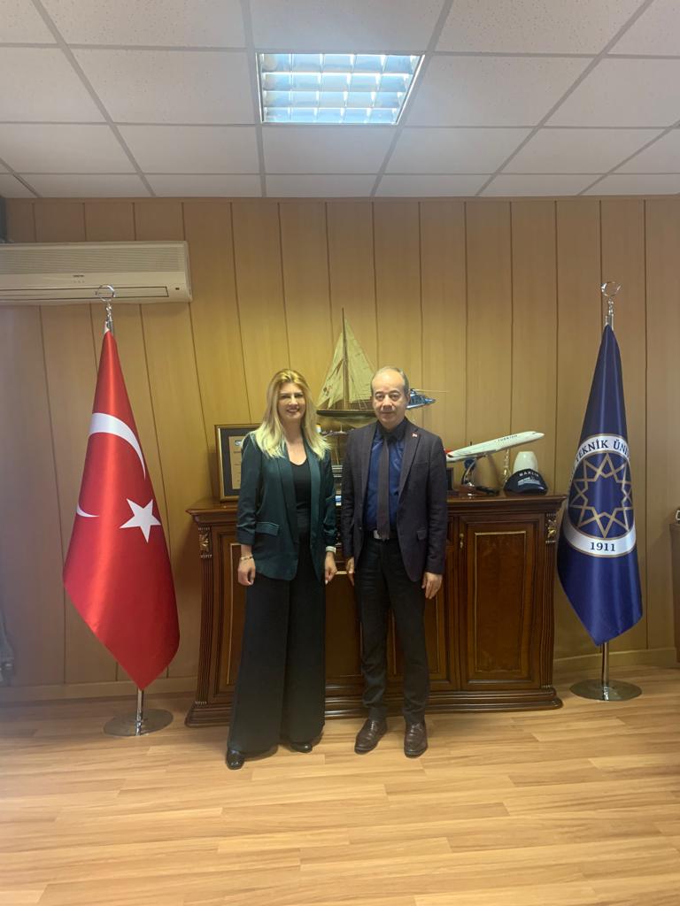 Dekan hocamız Prof. Dr. Ebru Yeşim Özkan İTÜ Denizcilik Fakültesi Dekanı Prof. Dr. Özcan Arslan ve YTÜ Gemi İnşaatı ve Denizcilik Fakültesi Dekanı Prof. Dr. Hüseyin Yılmaz'ı ziyaret etti.