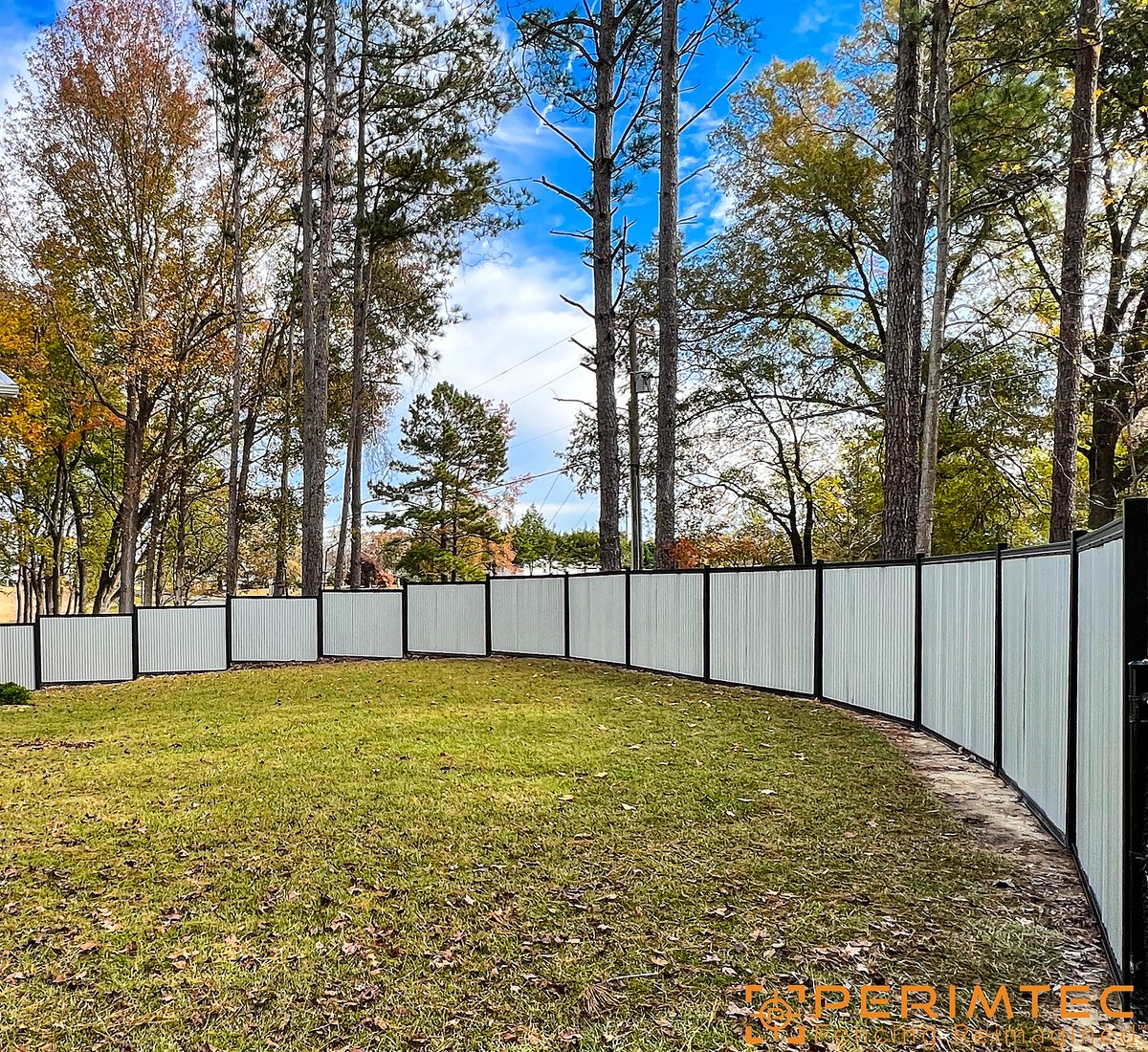 perimtec's tweet photo. Enjoy any season in your backyard space with privacy provided by Perimtec. Whether it's winter, fall, spring or summer, Designer Metal is a great infill material for durability, longevity and zero maintenance.

⚒️ + 📸: Sears Fence https://t.co/okfPCo9sET
