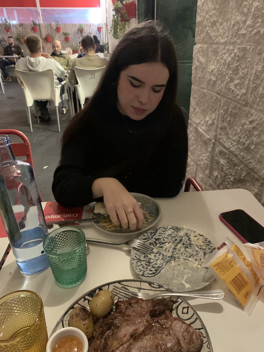 nikorecio_'s tweet photo. Comiendo con la #parienta e o no https://t.co/UfGXLQsfdS