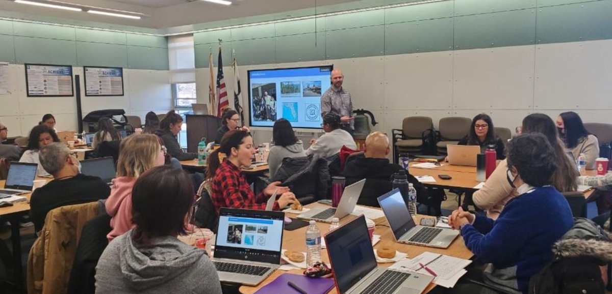 David Burns (@davidjburns_) on Twitter photo It's such a privilege to support these amazing and dedicated dual language educators <a href="/WeGoD33/">West Chicago D33</a>! ¡Juntos por la excelencia! It's such a privilege to support these amazing and dedicated dual language educators <a href="/WeGoD33/">West Chicago D33</a>! ¡Juntos por la excelencia!