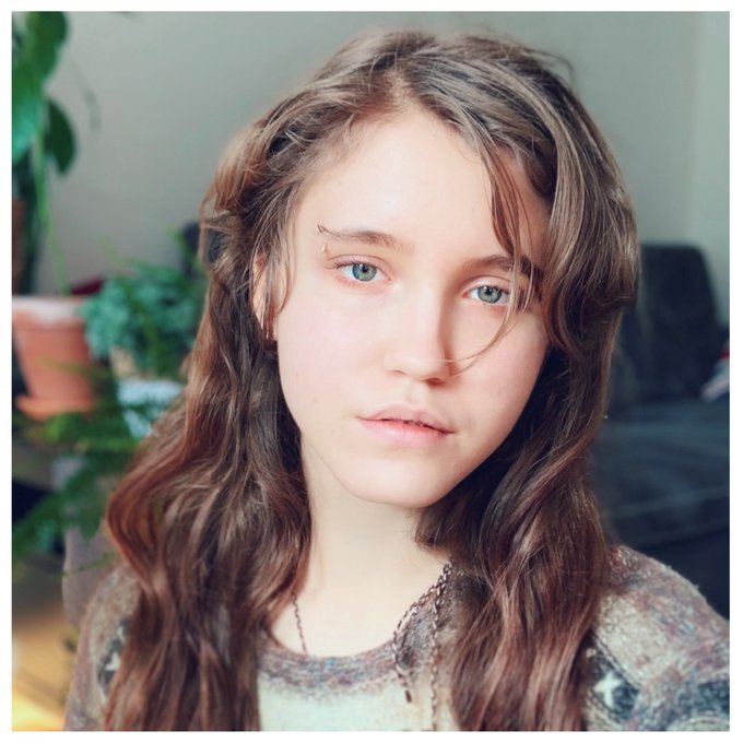 Will be streaming tomorrow around 1pm German time✨🌿 https://t.co/cwuO3quef2