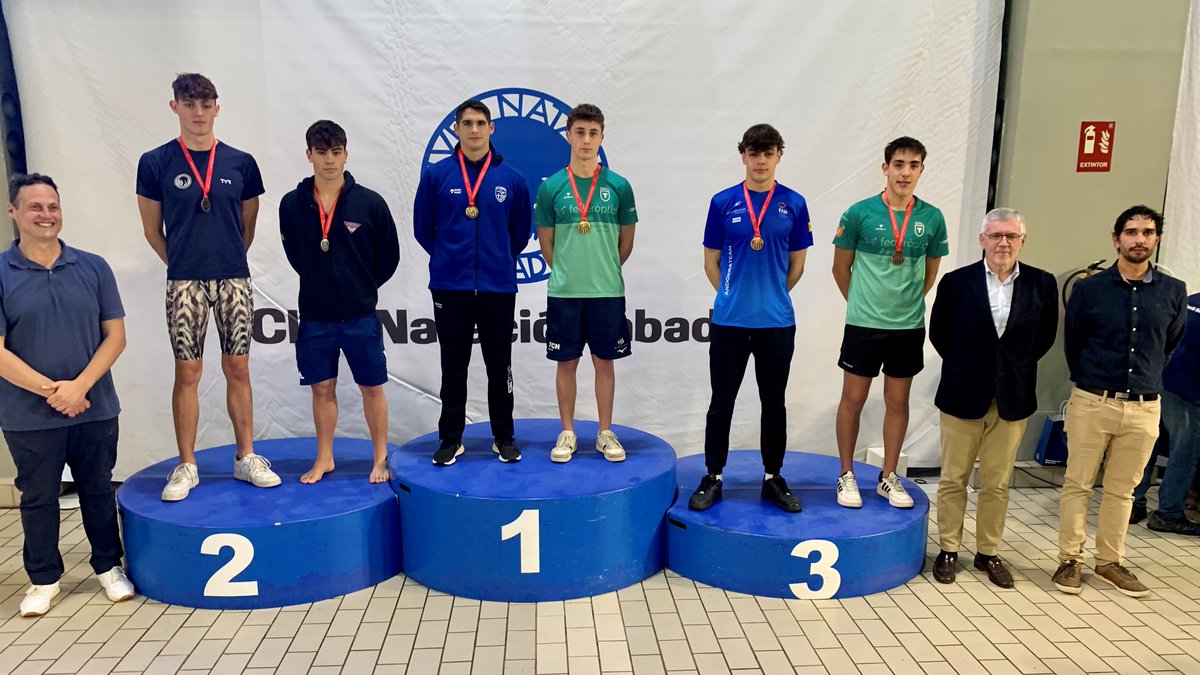 nataciocat's tweet photo. CAMPIONAT DE CATALUNYA D’HIVERN JÚNIOR-INFANTIL 🏆
 
📸 Fotos dels podis de la jornada 2 al facebook de la Federació Catalana de Natació: https://t.co/kJ8MbMK10Z

#nataciocat #natació https://t.co/j2XUMFiVPH