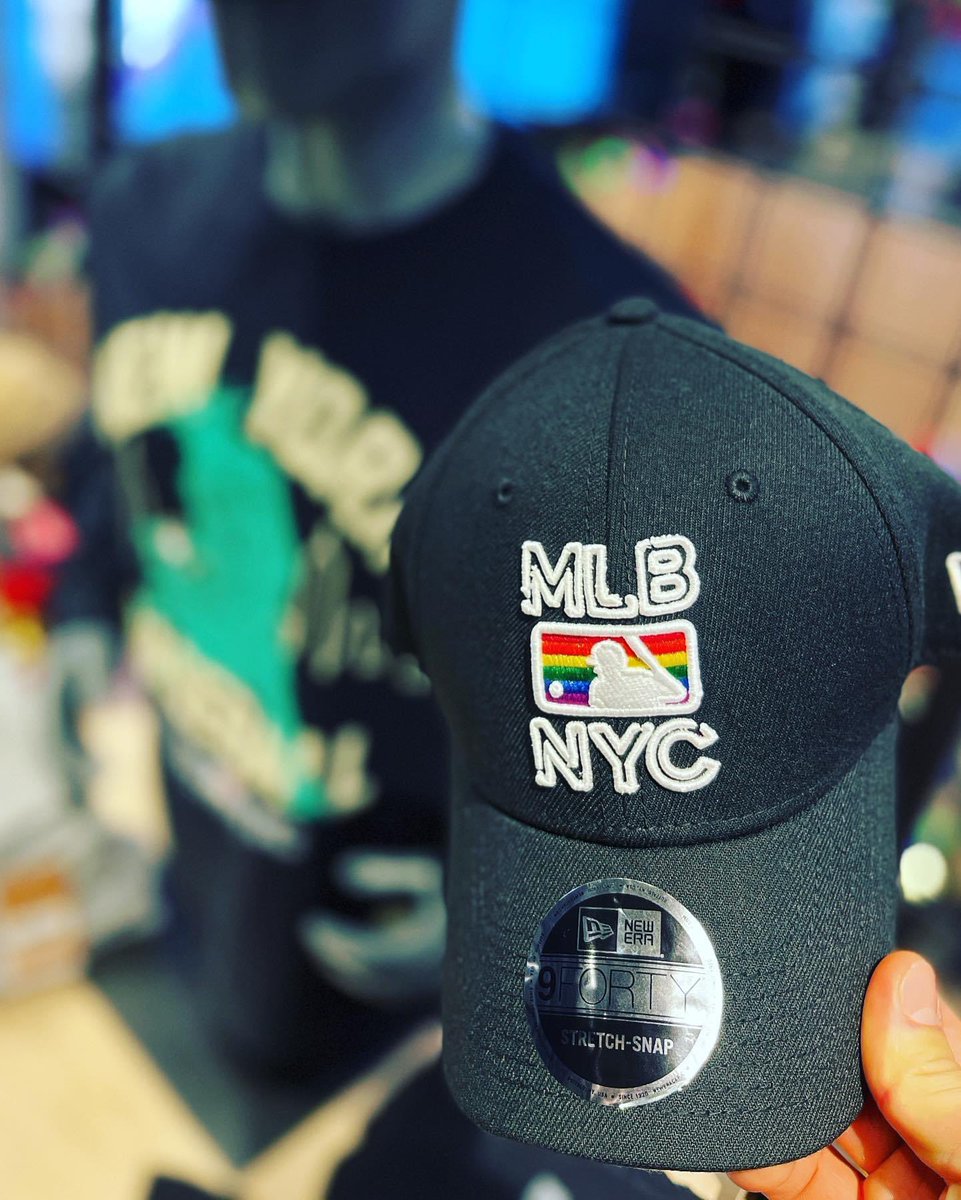 ProudBaseball's tweet photo. Our Strategy &amp; Ops Coordinator
Ashley &amp; Founder Bryan on the
ground in NYC getting things ready for
our 1st annual fundraiser gathering/
party/show-Couldn't attend but want
to support? Click the link in our bio to
donate! @RockwoodNYC
@GlobalFieldDay #fundraiser #lgbta
#nonprofit https://t.co/g20LF5DcnT