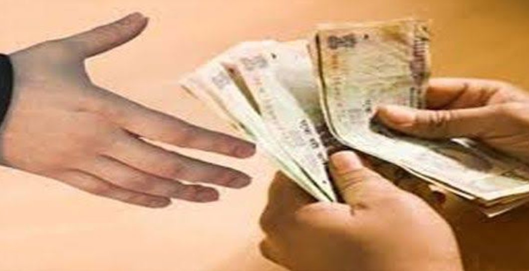 MusaddiqueAns16's tweet photo. Every school college in Malegaon city should be inquired about fee scam
#educationscam #scams #educationinindia
@EduMinOfIndia @maha_governor https://t.co/DYSL1jgBEc