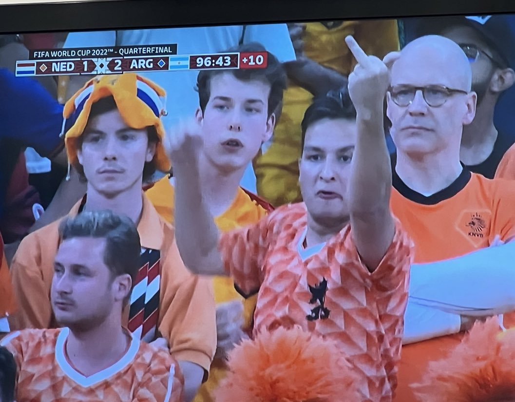 “model is 6’3” wearing a medium”