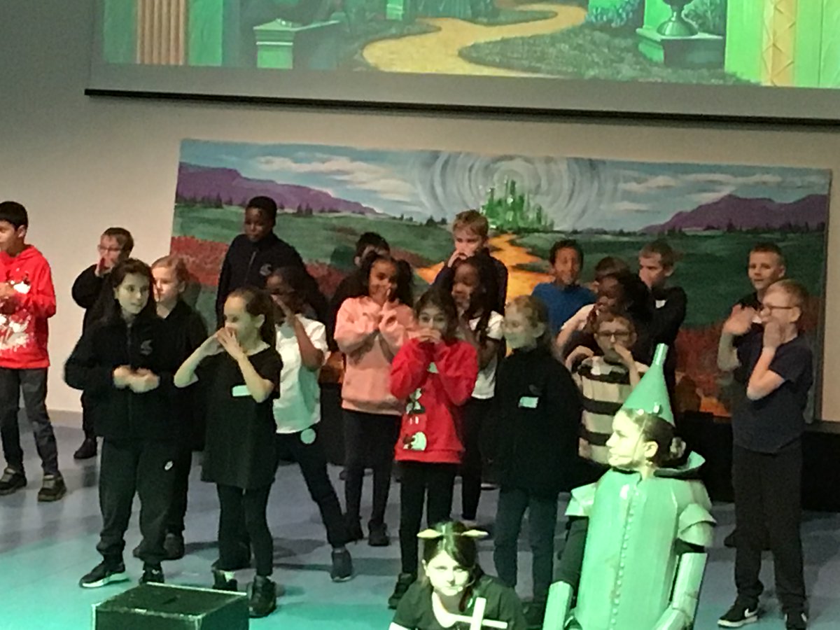 InglehurstJun's tweet photo. "Ha ha ha, ho ho ho
And a couple of tra-la-la's
That's how we laugh the day away
In the Merry Old Land of Oz!"
After practising hard, some of #IJSYear4 & #IJSLearningZone took to the stage & performed at New College in their production of 'The Wizard of Oz'. They were amazing! https://t.co/tPVwkVXYEq