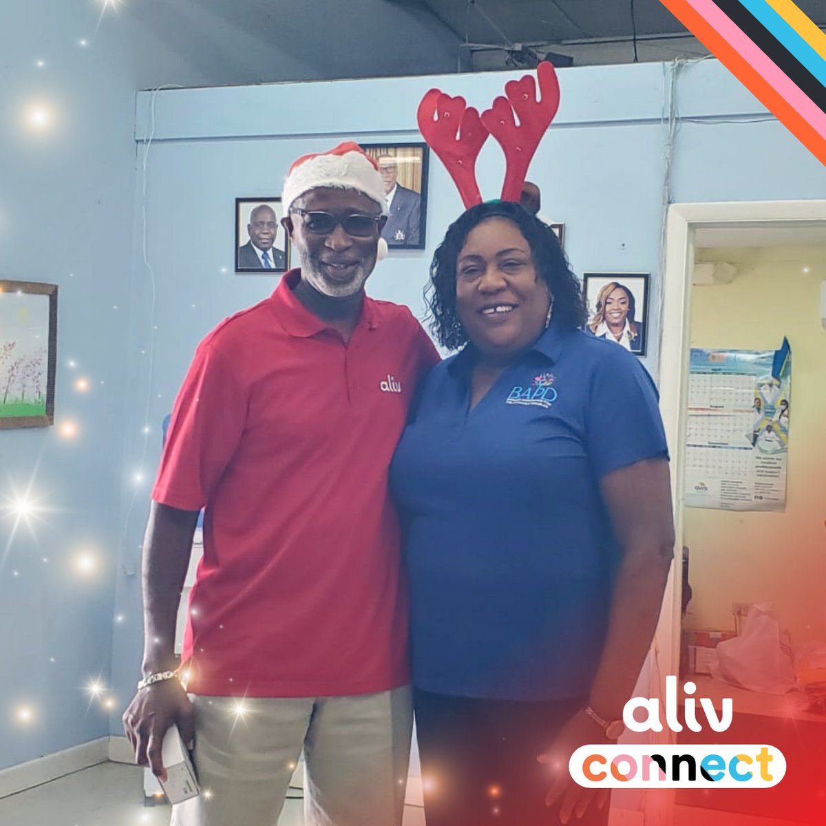 wearealiv's tweet image. ❄️🎁 Load Others With Love &amp;amp; Treats This Christmas 🎁❄️

 ALIV's Ceo, John Gomez, treats the kids at The Bahamas' Association of Physically Disabled to Pastry!

We Are ALIV.

#givingbackthischristmas #physicallydisabled #treats #giving