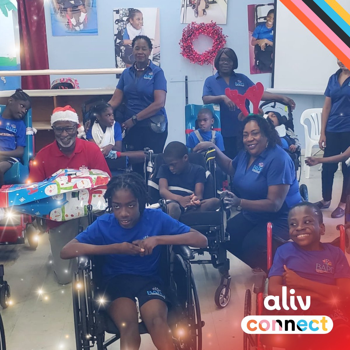 wearealiv's tweet image. ❄️🎁 Load Others With Love &amp;amp; Treats This Christmas 🎁❄️

 ALIV's Ceo, John Gomez, treats the kids at The Bahamas' Association of Physically Disabled to Pastry!

We Are ALIV.

#givingbackthischristmas #physicallydisabled #treats #giving