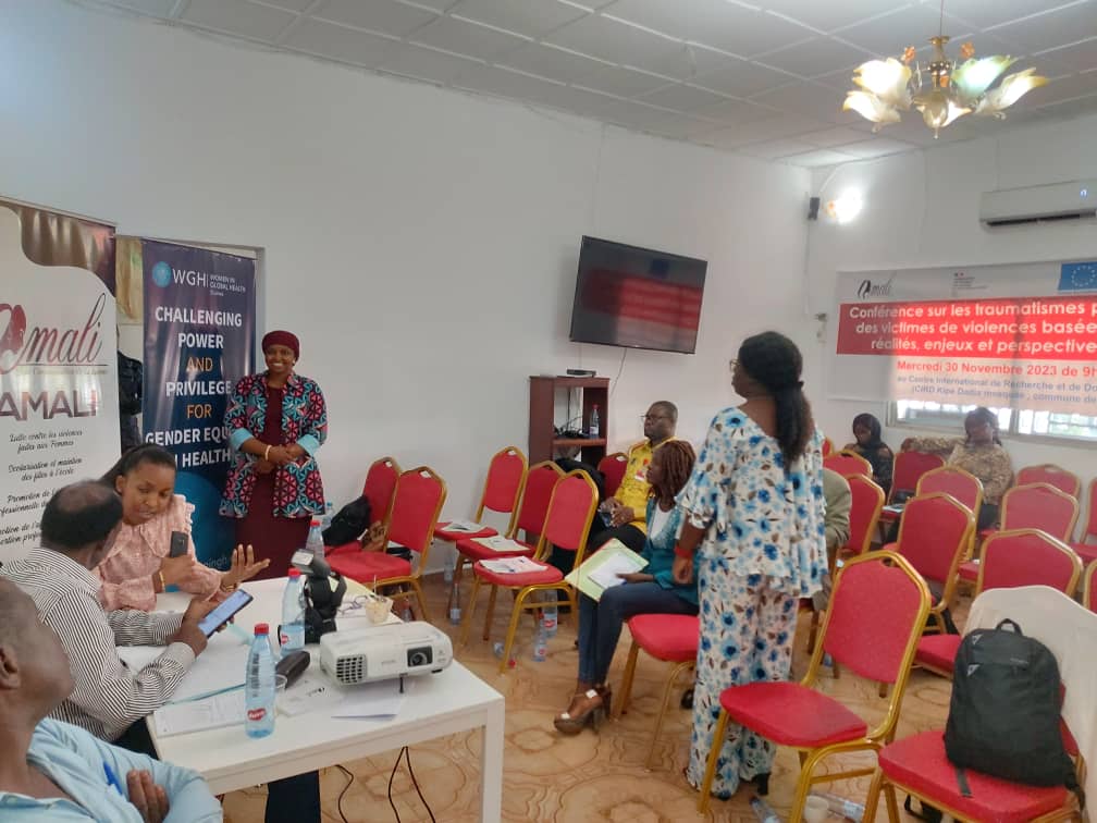 GuineeWgh's tweet photo. WGH-Guinée a participé à la conférence organisée par l'ONG AMALI, en collaboration avec l'ambassade de France en Guinée et en Sierra Léone sur les traumatismes psychologiques des victimes des VBG.
@WGHFrancoAO @balde_rouguy  @SonaKonate2 #16JoursdActivisme #UNFPA https://t.co/dTR4YaAqQG