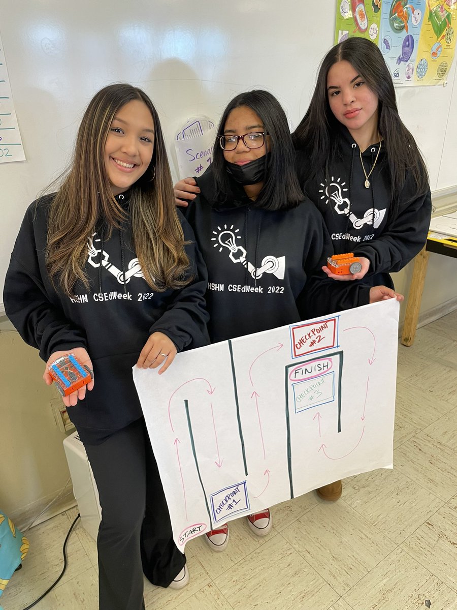 TheNewFrizzle's tweet image. Awarded prizes to the #CSEdWeek2022 winners today! Here’s a few of the CS rockstars in their new hoodies ⭐️