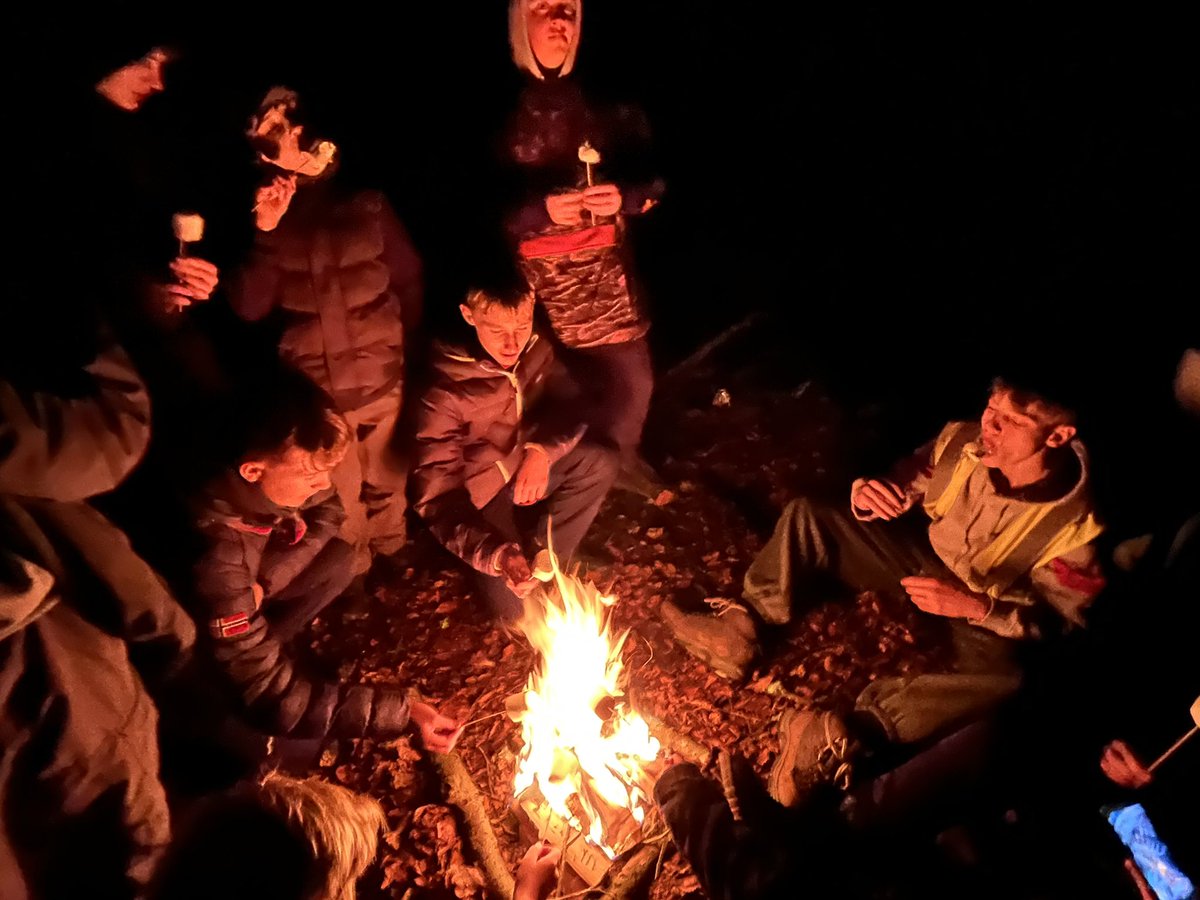 KilmacolmScouts's tweet photo. Programme planning under the starlight for Birkmyre Explorers. 
A short hike up The Cairn area and a chance to roast marshmallows on the fire while chatting about future programmes covering International, Community and Values. Back to Scout Hall for some much needed hot chocolate https://t.co/KOaxP8AwlI