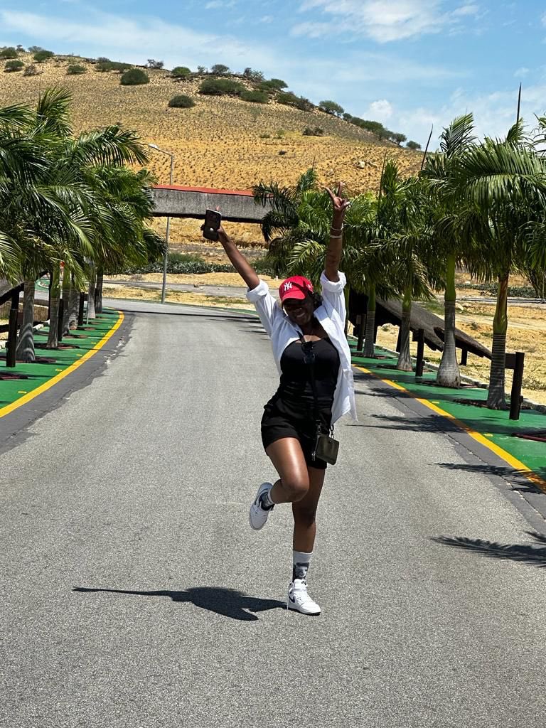ednasalles22's tweet photo. Se dê o poder de ser cada vez melhor🦋 https://t.co/OViAEFcMM6