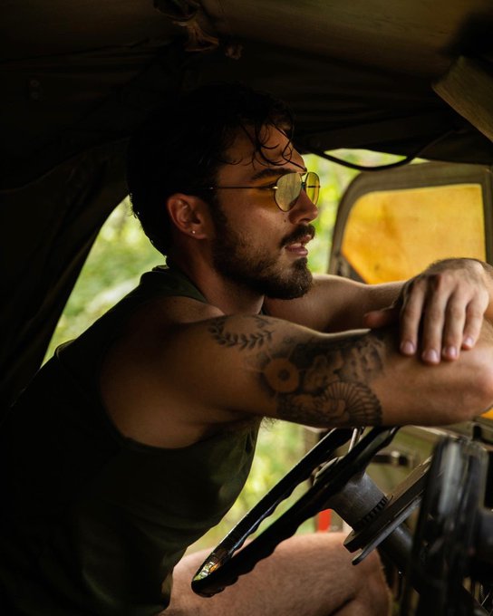 Sale for my nude photo book closes tomorrow so get yours if you plan to! (🔗 in bio) Thank you to all<a href="/tag/illevillustration"class="tags"><span>#illevillustration</span></a>