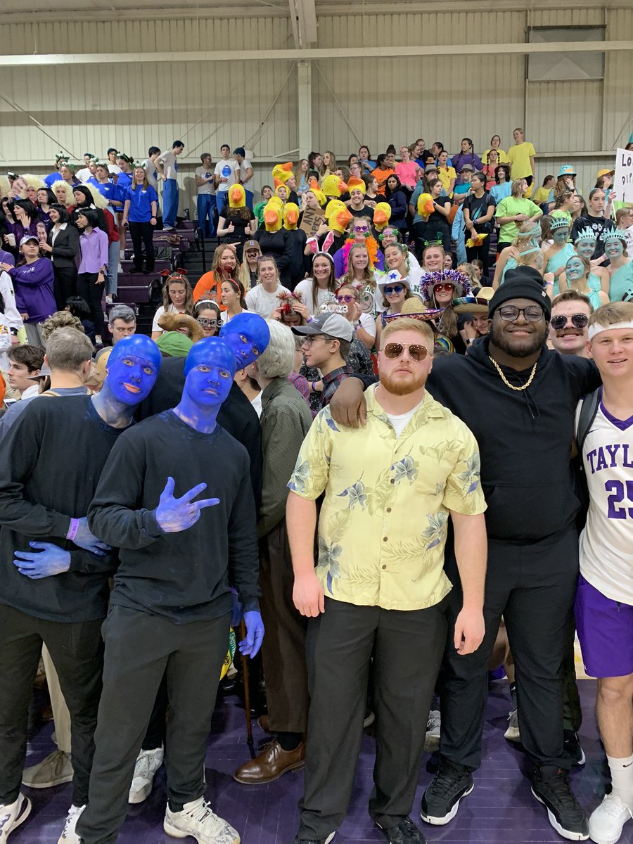 Taylor Trojans (@taylortrojans) on Twitter photo As <a href="/tayloru/">Taylor University</a> students know all too well, when you run low on laundry you’re forced to get creative with your attire #TUSilentNight As <a href="/tayloru/">Taylor University</a> students know all too well, when you run low on laundry you’re forced to get creative with your attire #TUSilentNight
