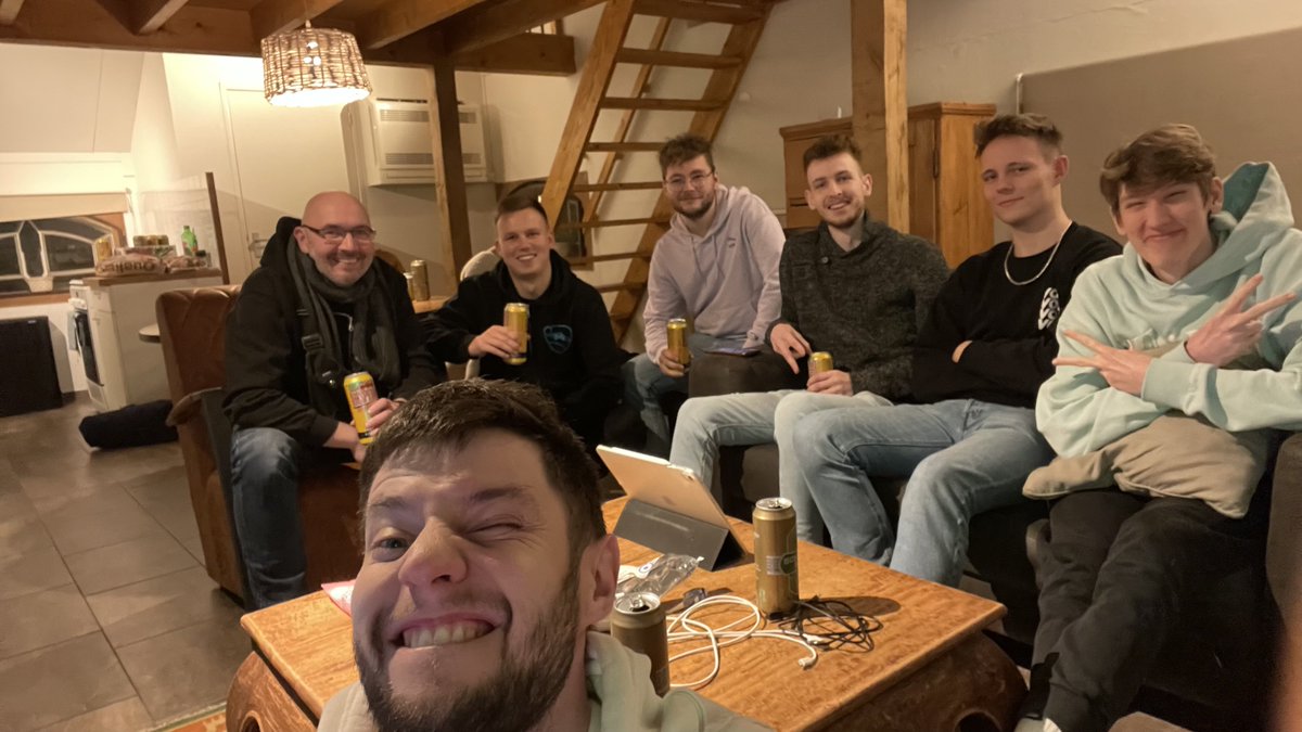 #RotterLAN kann kommen! <a href="/JFire_TRT/">JFire</a> <a href="/PaterCamillo/">PaterCamillo</a> <a href="/staitcher/">𝙨𝙩𝙖𝙞𝙩𝙘𝙝𝙚𝙧</a> <a href="/Tingel99/">Tingel</a> <a href="/Noah_jfd/">Junkernoah</a> <a href="/Senseirl_/">Julien</a>