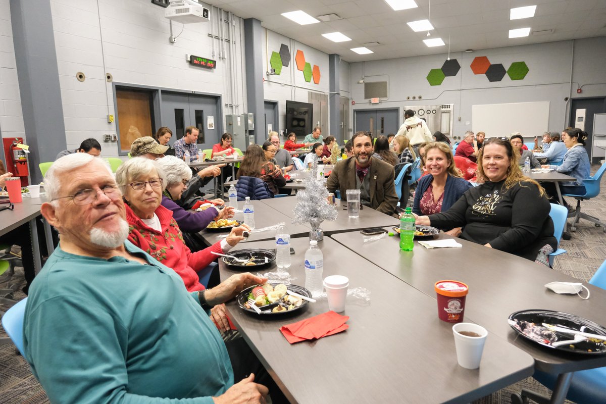 VTFoodScience's tweet photo. #HappyHolidays #FSTFoodies @VTCals @VACoopExt https://t.co/AVC34KJZ3N