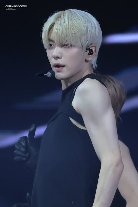 soobinnify's tweet photo. Choi soobin once said…

“I hate the gym”
“I don’t do exercise”
“I’m too lazy to do exercise”
“I’m not fit”

Also the Choi soobin: https://t.co/acI8j2JptE