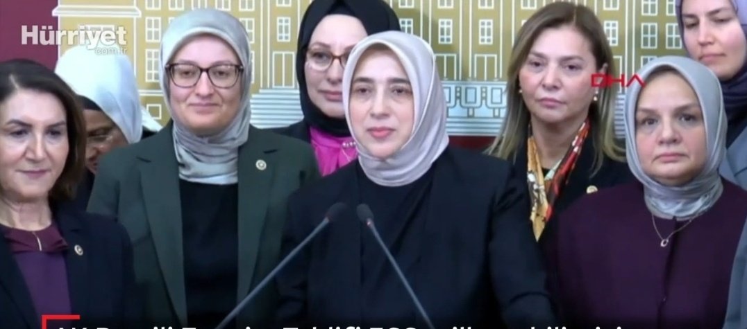 Günün sorusu:
Sizce bu ülkede hâlâ başörtüsü sorunu var mı?