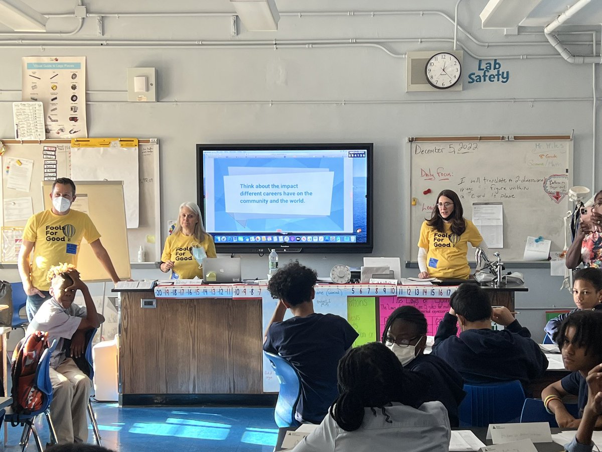MiddleSchool35's tweet photo. Thank you @JANewYork for spending the day with our students to discuss their future careers and financial empowerment #ms35rocs #thisismyfuture #exploration #magnetschool https://t.co/5aNDk9TqF3