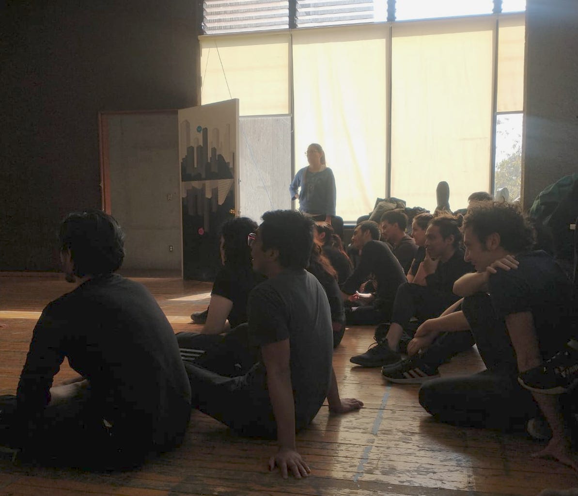 ¡¡Así inició el taller-audición para seleccionar el nuevo elenco del <a href="/carrodecomedias/">UNAMCarrodeComedias</a>: 𝐄𝐬𝐞 𝐚𝐦𝐨𝐫 𝐝𝐞 𝐑𝐨𝐦𝐞𝐨 𝐲 𝐉𝐮𝐥𝐢𝐞𝐭𝐚, dirigido por Quy Lan Lachino con personas egresadas de las escuelas de Teatro del país!! 🔥🎭