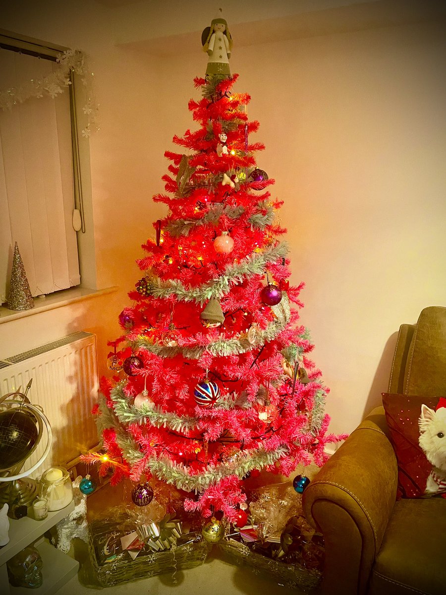 KrisCMeredith's tweet image. The tree is finally up!! 🎄She’s not looking bad to say she’s 10 years old!!!! 💗 #christmas2022 #christamstree #pinktree #christmasiscoming