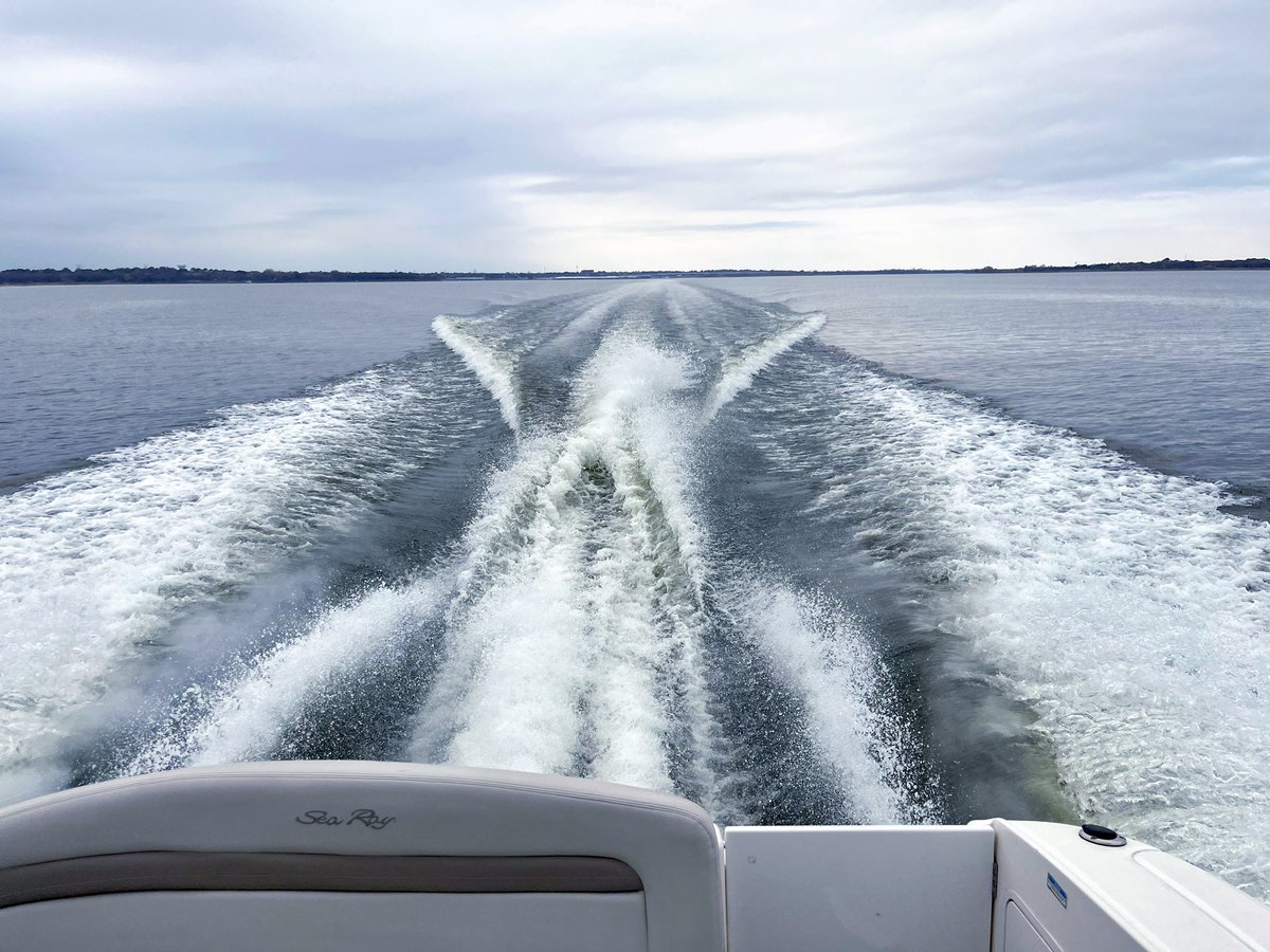 procaptstaffing's tweet photo. Nothing better than ending the week on the water! 🛥

Need a captain? We’ve got you covered! Check out what we offer and how to book a captain on our website at https://t.co/nBuaxa67ba 

#procaptainstaffing #lakecaptain #lakelewisville #grapevinelake #boattraining #boatcaptain https://t.co/kzC7sh4KOc