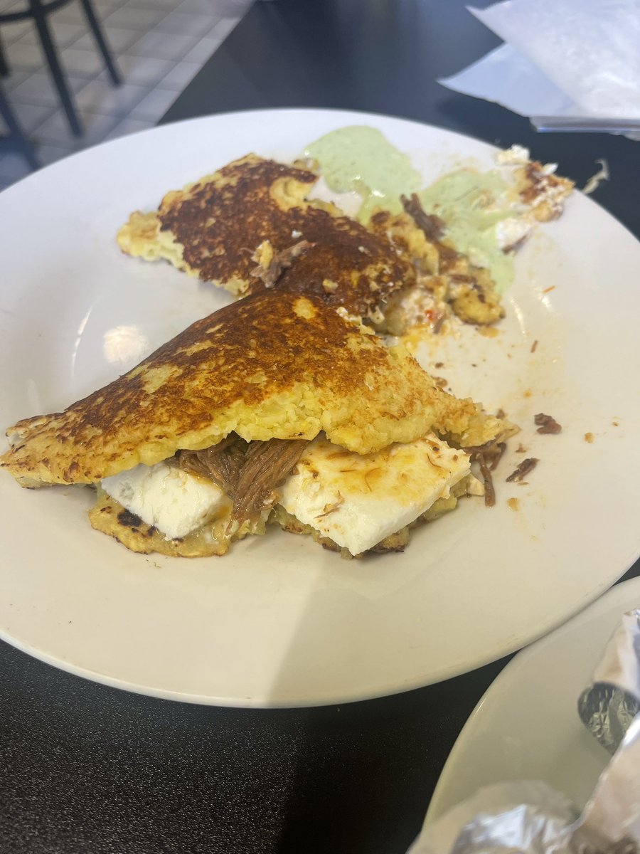 maaleina's tweet photo. just had the most amazing arepas and cachapas mmhmmm https://t.co/bLzS1EqdvP