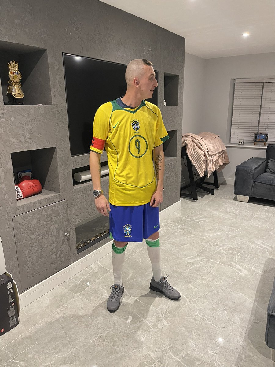 StevoTheMadMan's tweet photo. He came round and WE DID IT 🤣 

R9 in the building. 

Live on my Snapchat now @ STMM 👻 https://t.co/qpPnRHLQCi