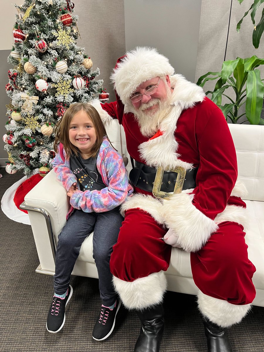 MVP National Title (@mvptitle) on Twitter photo Santa stopped by the office today! 🎅🎄
Thank you so much to <a href="/OldRepTitle/">Old Republic Title</a>'s Mike Poppe for bringing in some #HolidaySpirit 🦌 🎁 ⛄ Santa stopped by the office today! 🎅🎄
Thank you so much to <a href="/OldRepTitle/">Old Republic Title</a>'s Mike Poppe for bringing in some #HolidaySpirit 🦌 🎁 ⛄