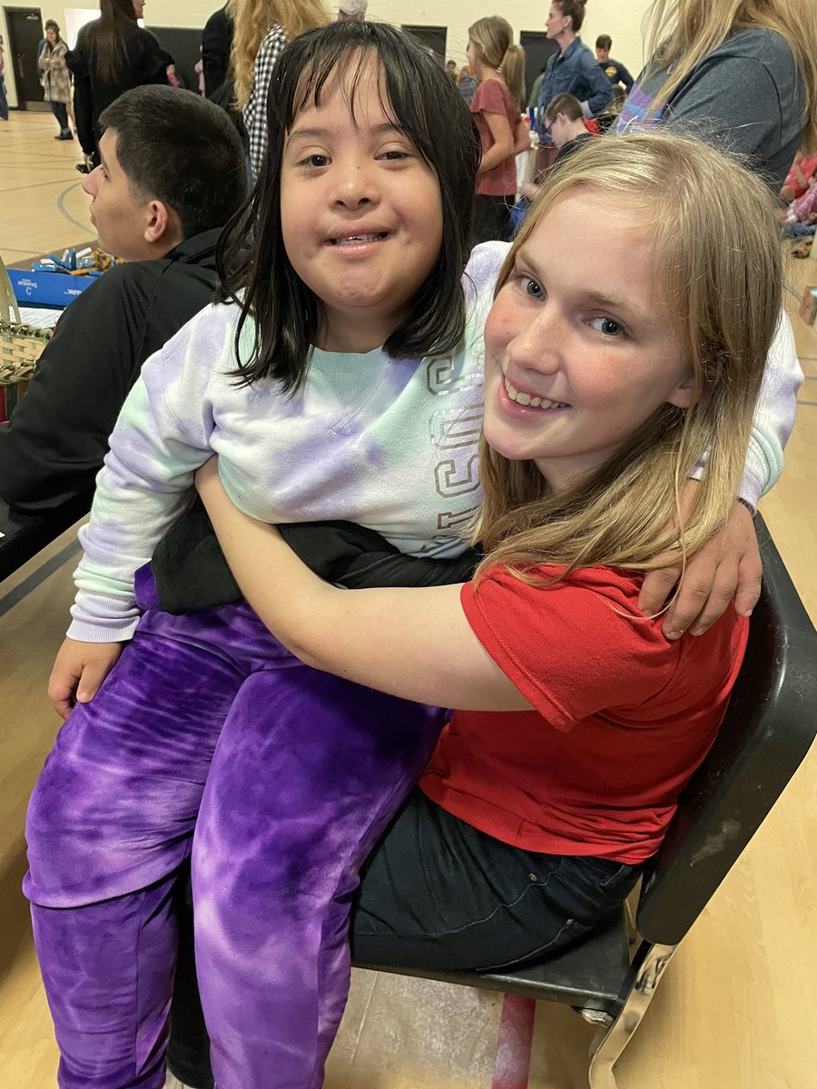 unifiedchamplhs's tweet image. Big thanks to all staff, students, parents, and community members for making this years Winter Bazaar such a success! We appreciate everyone who came and helped, as well as purchased items to support EC departments across the area!⛄️