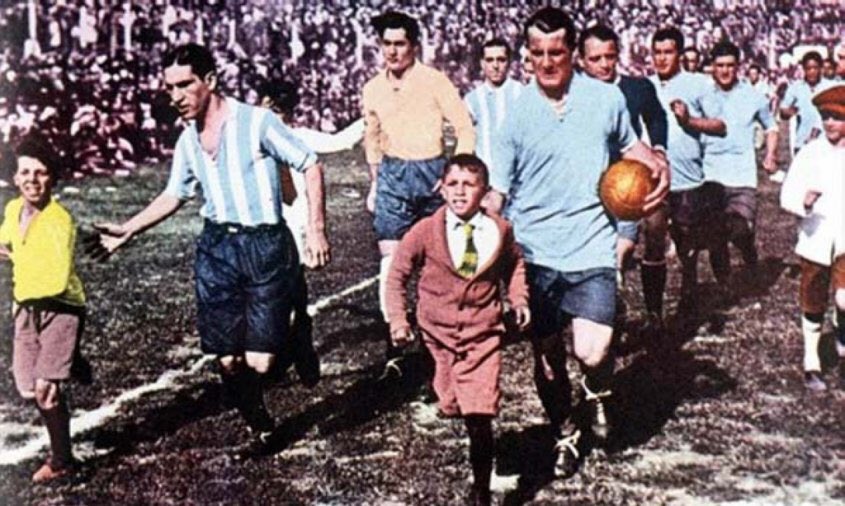 ¡RIOPLATENSES!

A pesar de la insistencia por darle la Copa a Brasil antes de jugar vayamos a HECHOS, NO OPINIÓN.

MEJOR SUDAMERICANO EN COPA

2010.- URUGUAY (4to)
2014.- ARGENTINA (2do)
2018.- URUGUAY (5to)
2022.- ARGENTINA (?)

¿Brasil? El "mejor".