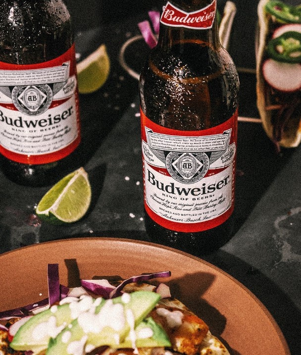 BetterBrandsMB's tweet photo. Who’s fired up about Sunday beers? 🔥🍺
#Budweiser #KingOfBeers #SouthernCrownPartners #SouthCarolina #Cheers https://t.co/EzFJEbGWnB