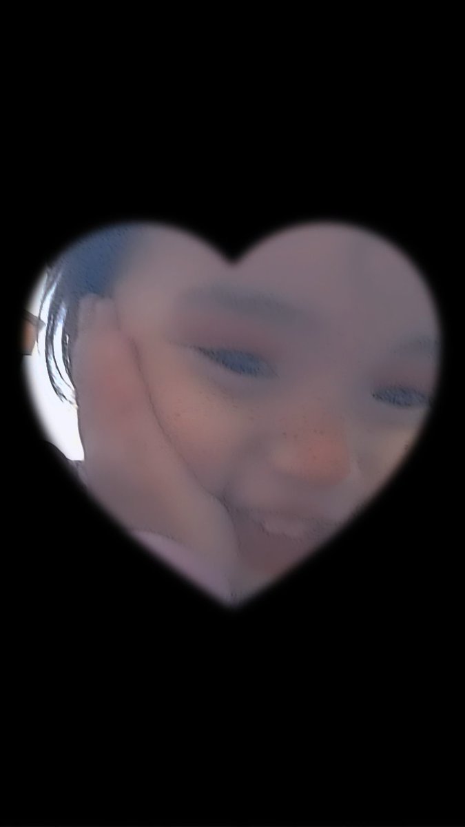 chegalitikum's tweet photo. Tau daahhh, udh bisa pilih filter. Sukanya yg lope lope. Foto pegang pipi kaya anak gede. Inget kamu tuh bayi yah hapcul ! https://t.co/d6v3T4qWke