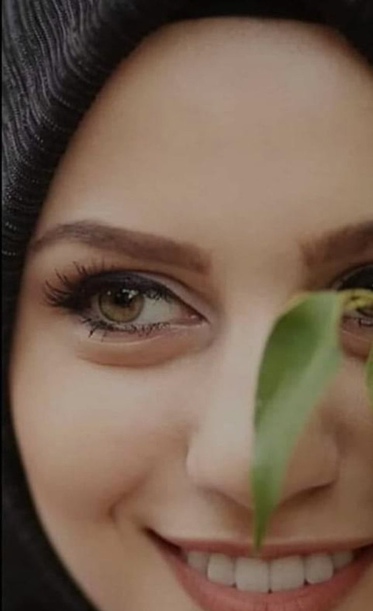 "Herkese Yok Olup
Bir Kişi İçin Var Olabilmekti Aşk,,,,, " 
"Ve Bir Kişide Kaybolup Herkese Kör Olabilmekti Aşk....♥️